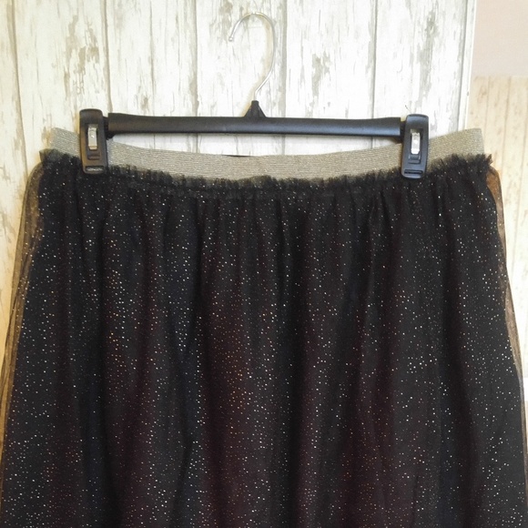 Forever 21 Dresses & Skirts - Knee length metallic gold skirt